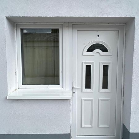 Jo Minosegu Lakasok Kivalo Kozlekedes Mellett Apartment Budapest Exterior photo